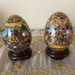 Set of 2 vintage oriental hand painted satsuma egg